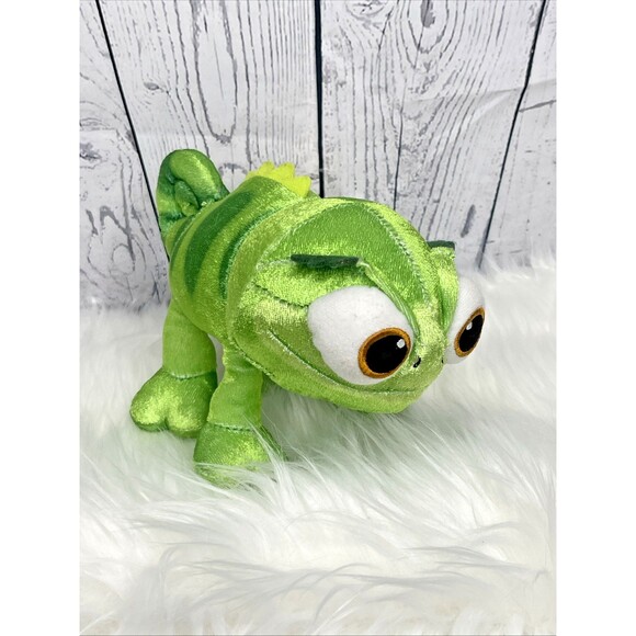 8" Disney Store Rapunzel Pascal Green Chameleon Tangled Stuffed Animal Plush Toy - Picture 2 of 5